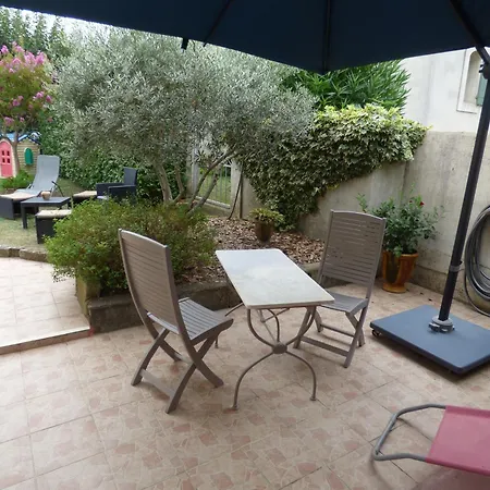 D'hotes Entre Provence Et Camargue Beaucaire (Gard)