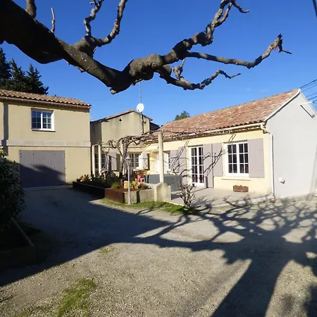 D'hotes Entre Provence Et Camargue Bed & Breakfast 3*